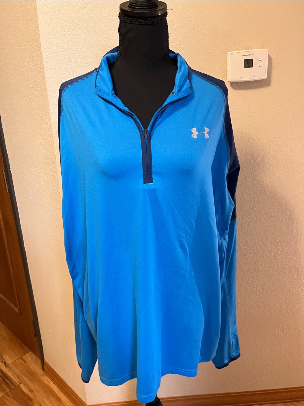 Under Armour Men’s Bright Blue 1/4 Zip Performance Pullover
